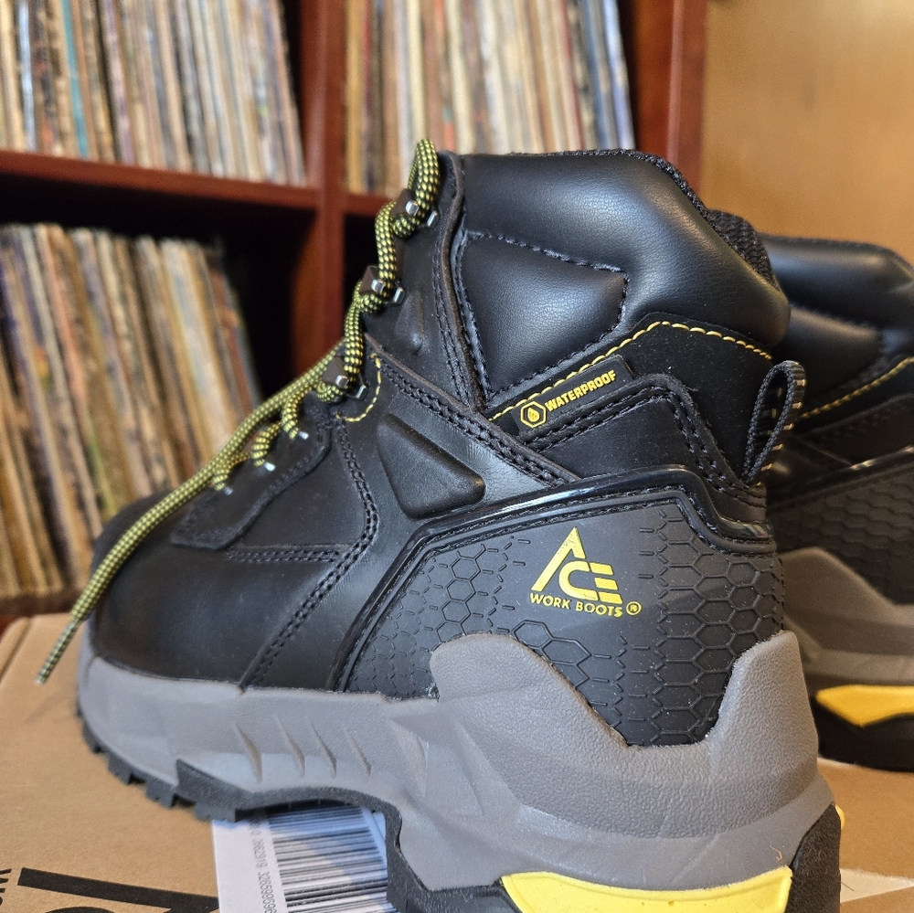 Waterproof Boots - Picture 4 of 6